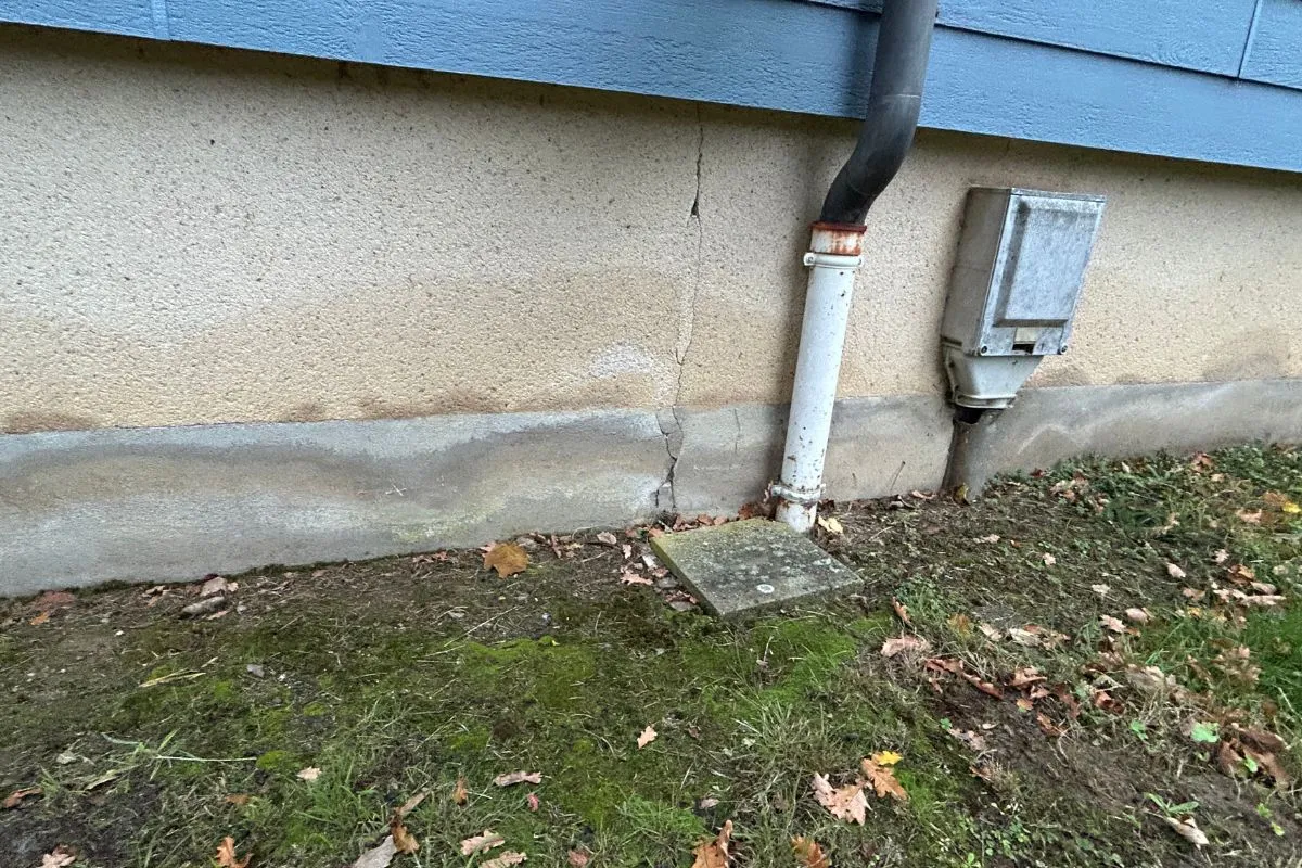 Remontées capillaires dans les murs : causes et traitement